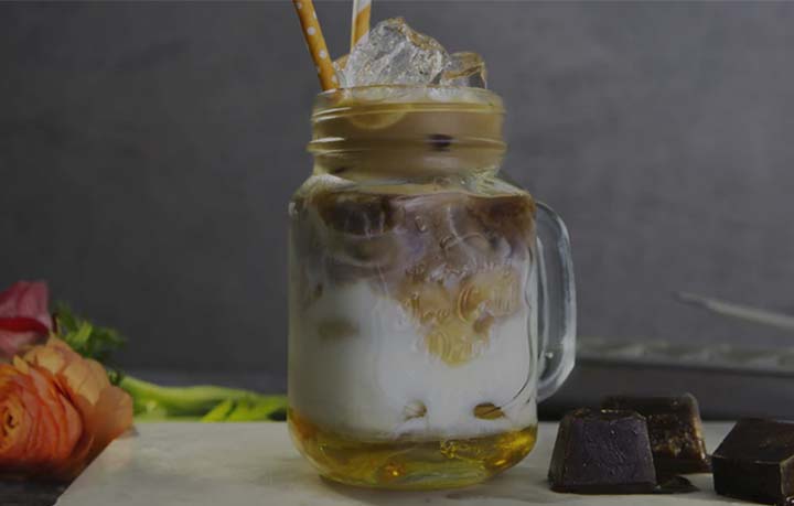 Prova la migliore ricetta per preparare un vanilla iced coffee